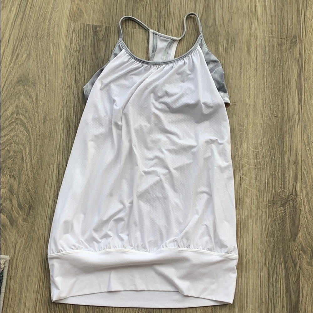 Lululemon top!